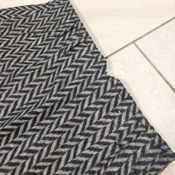VINTAGE 90’s wool zigzag midi pencil skirt - Picture 3 of 5